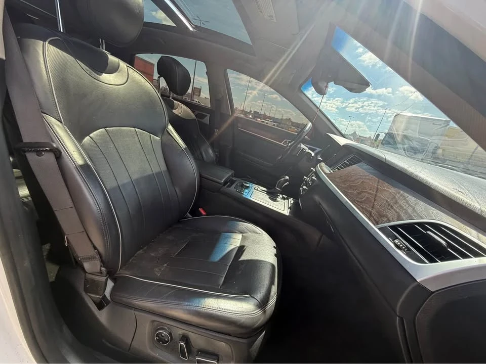 2015 Hyundai Genesis - Image 8 of 13