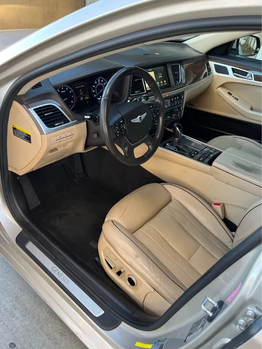 2015 Hyundai Genesis - Image 5 of 11