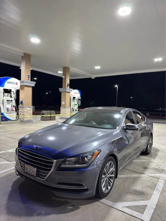 2015 Hyundai Genesis - Image 2 of 9