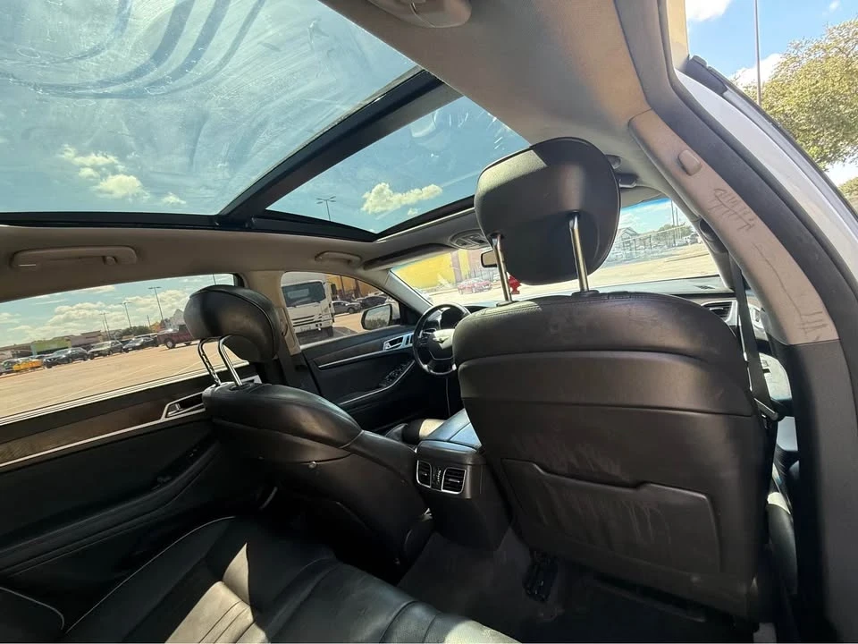 2015 Hyundai Genesis - Image 13 of 13