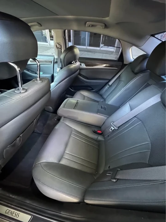2015 Hyundai Genesis - Image 8 of 9