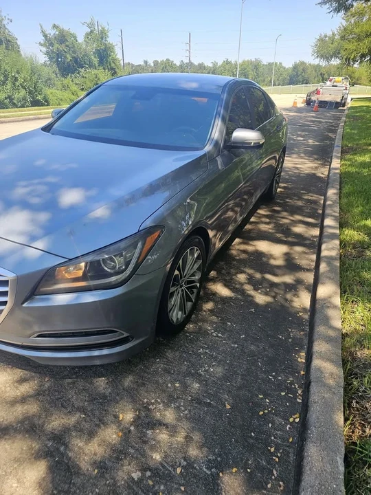 2015 Hyundai Genesis - Image 2 of 9