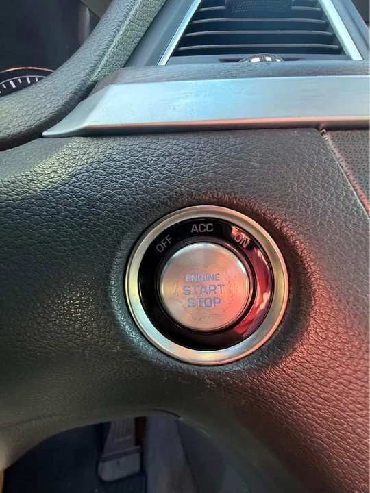 2015 Hyundai Genesis - Image 16 of 20