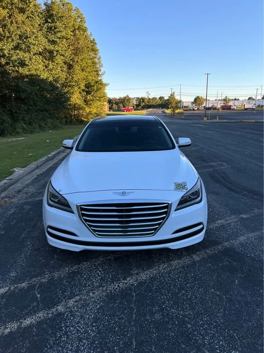 2015 Hyundai Genesis - Image 2 of 20