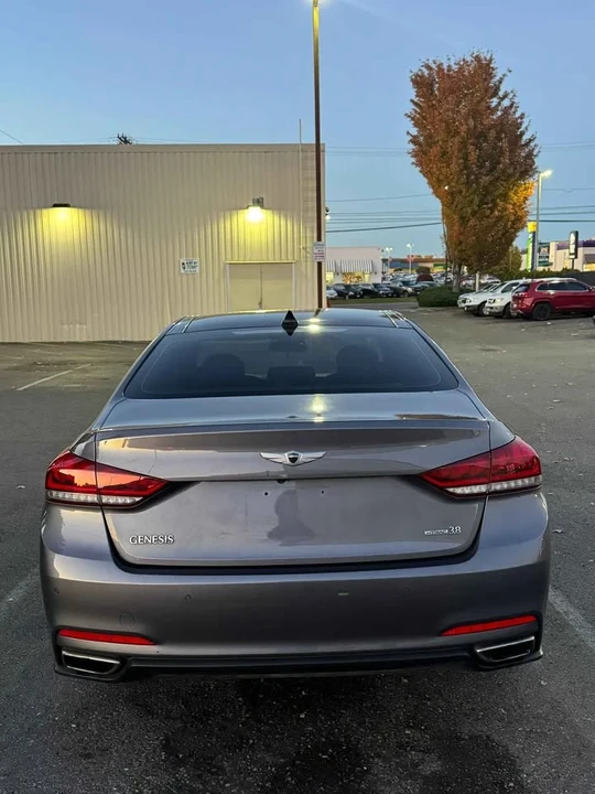 2015 Hyundai Genesis - Image 5 of 12