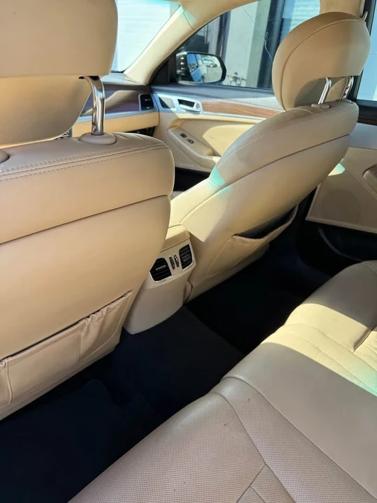 2015 Hyundai Genesis - Image 11 of 16