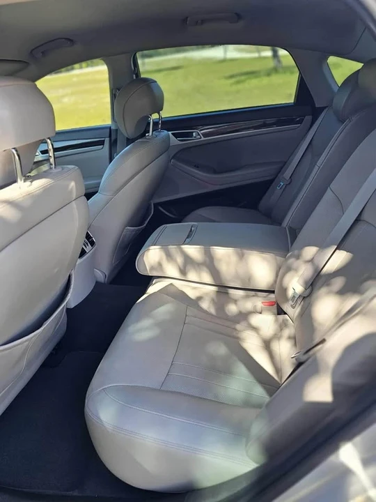 2015 Hyundai Genesis - Image 5 of 10