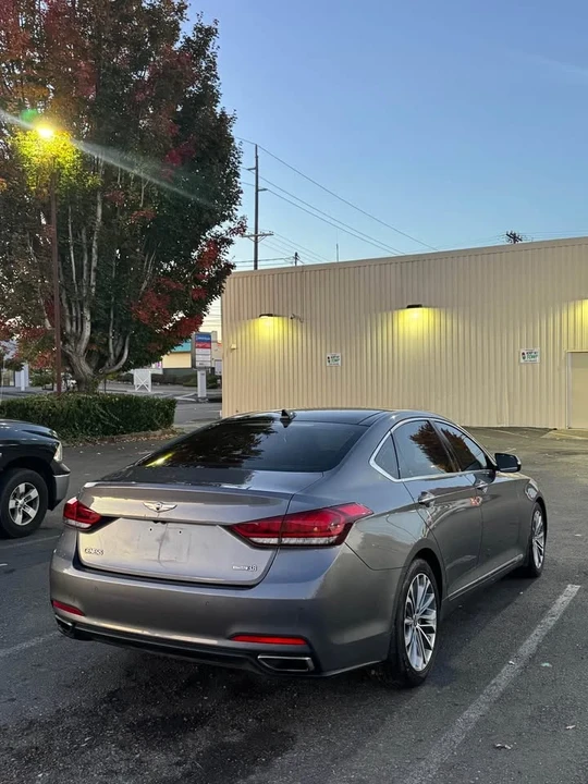 2015 Hyundai Genesis - Image 4 of 12