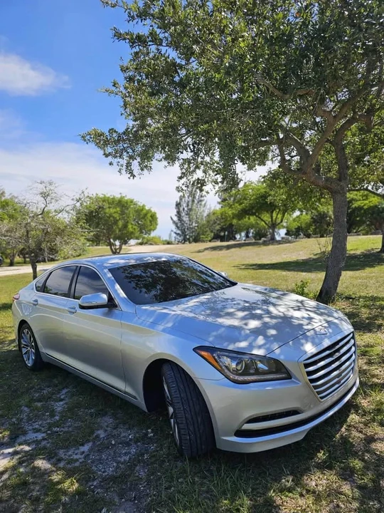 2015 Hyundai Genesis - Image 4 of 10