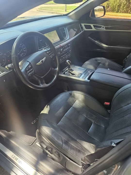 2015 Hyundai Genesis - Image 5 of 9
