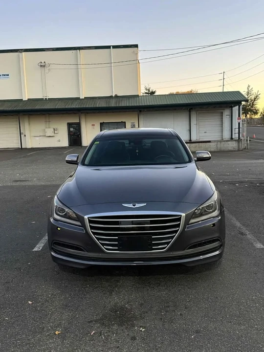 2015 Hyundai Genesis - Image 2 of 12