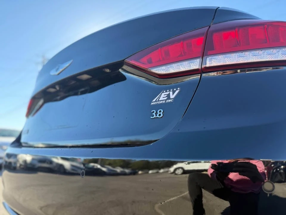 2015 Hyundai Genesis - Image 7 of 20