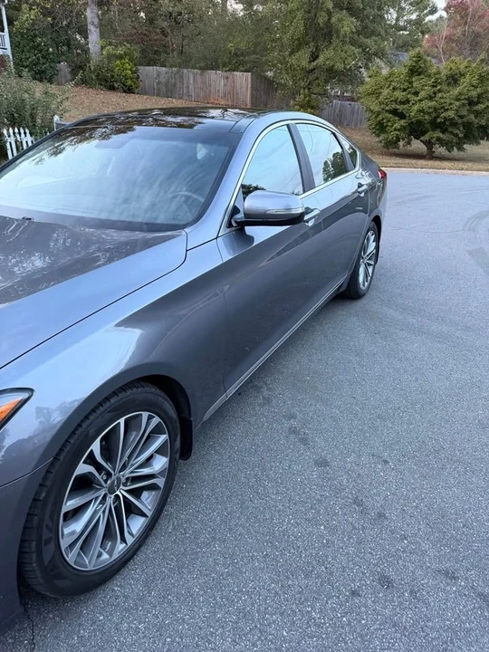 2015 Hyundai Genesis - Image 10 of 13