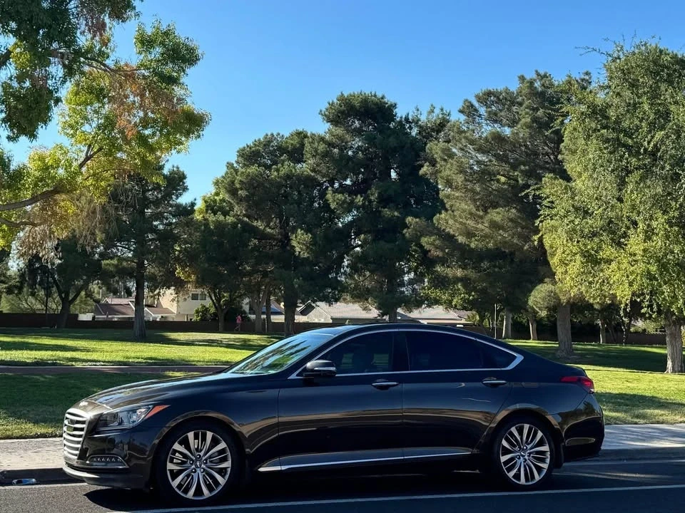 2015 Hyundai Genesis - Image 4 of 14