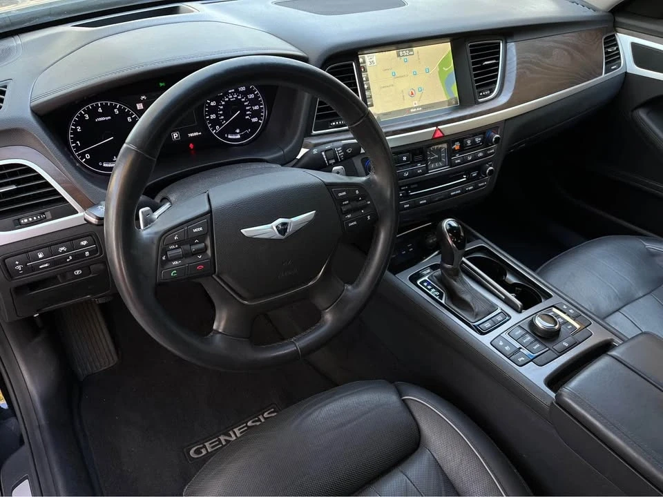 2015 Hyundai Genesis - Image 11 of 19