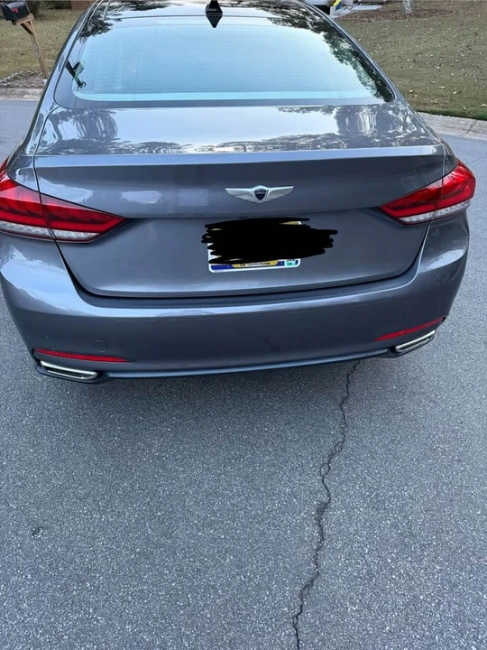 2015 Hyundai Genesis - Image 12 of 13