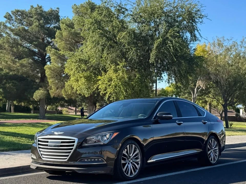 2015 Hyundai Genesis - Image 2 of 14