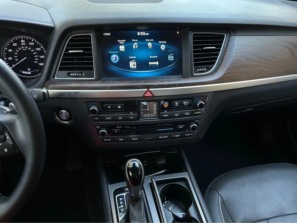 2015 Hyundai Genesis - Image 18 of 19
