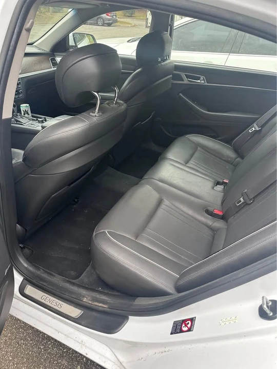 2015 Hyundai Genesis - Image 6 of 8