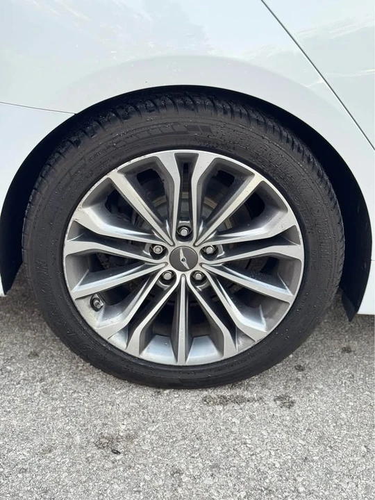 2015 Hyundai Genesis - Image 7 of 16