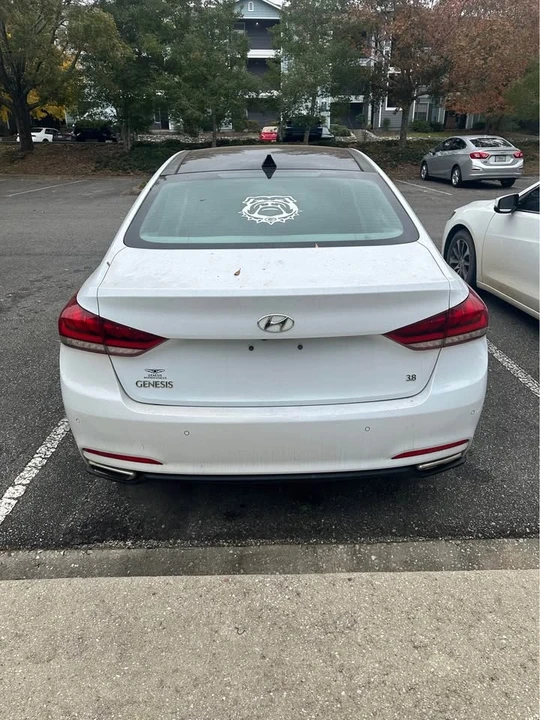 2015 Hyundai Genesis - Image 5 of 8