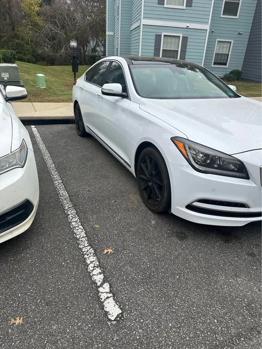 2015 Hyundai Genesis - Image 3 of 8