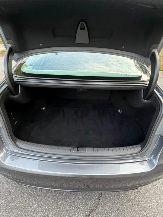 2015 Hyundai Genesis - Image 7 of 13