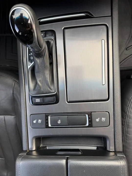 2015 Hyundai Genesis - Image 4 of 13