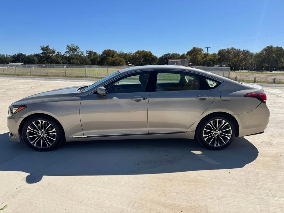 2015 Hyundai Genesis - Image 4 of 11