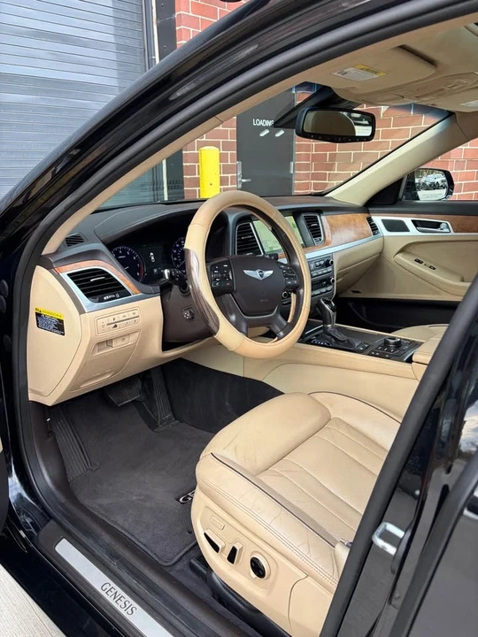 2015 Hyundai Genesis - Image 9 of 14