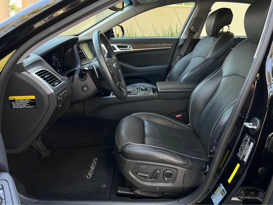 2015 Hyundai Genesis - Image 9 of 19