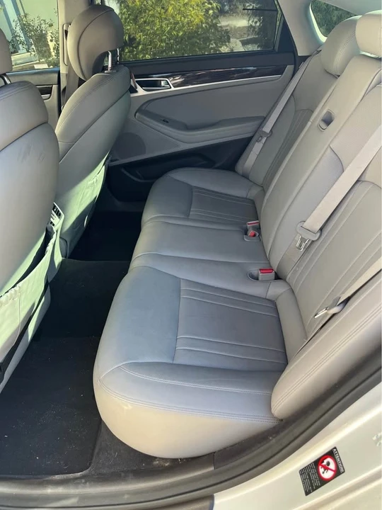 2015 Hyundai Genesis - Image 4 of 4