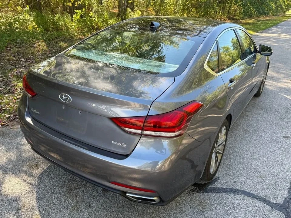 2015 Hyundai Genesis - Image 5 of 16