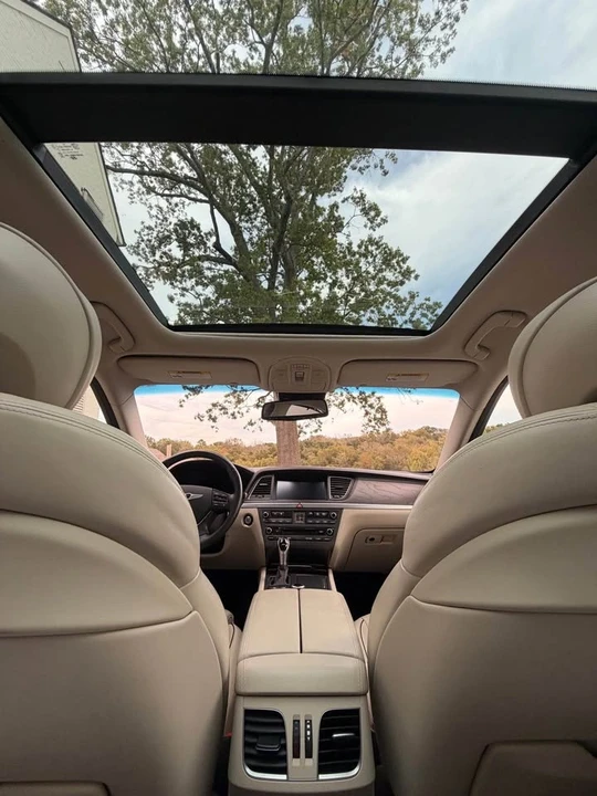 2015 Hyundai Genesis - Image 5 of 9