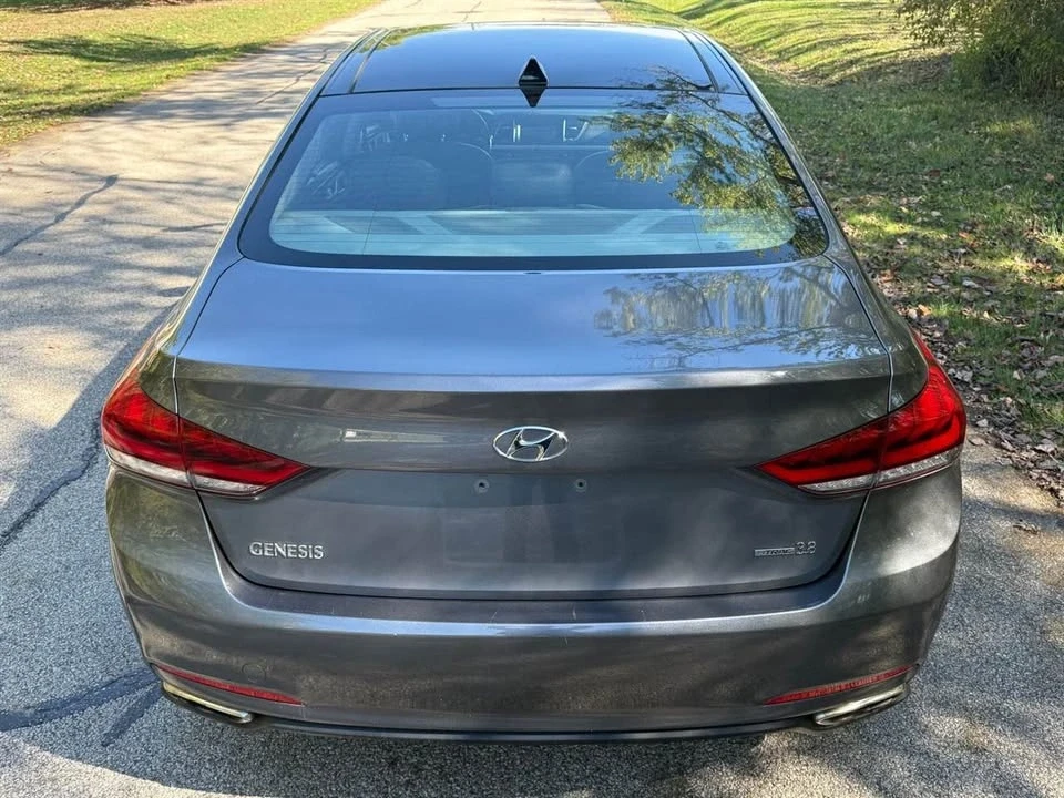 2015 Hyundai Genesis - Image 4 of 16