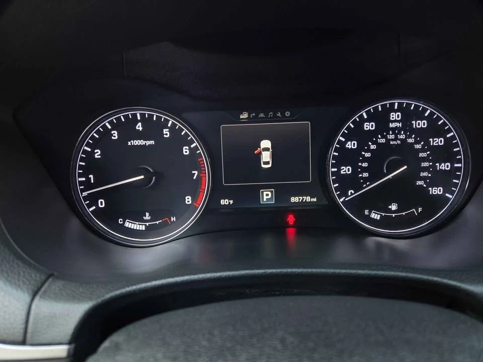 2015 Hyundai Genesis - Image 15 of 19