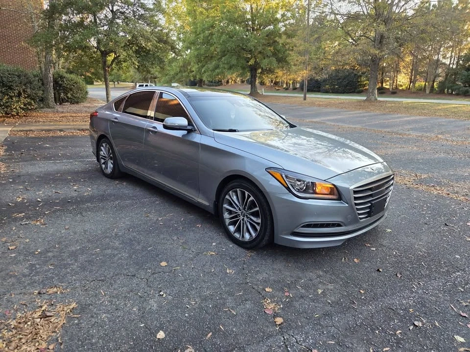 2015 Hyundai Genesis - Image 2 of 19