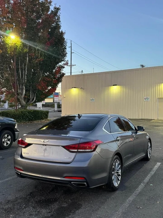 2015 Hyundai Genesis - Image 2 of 11