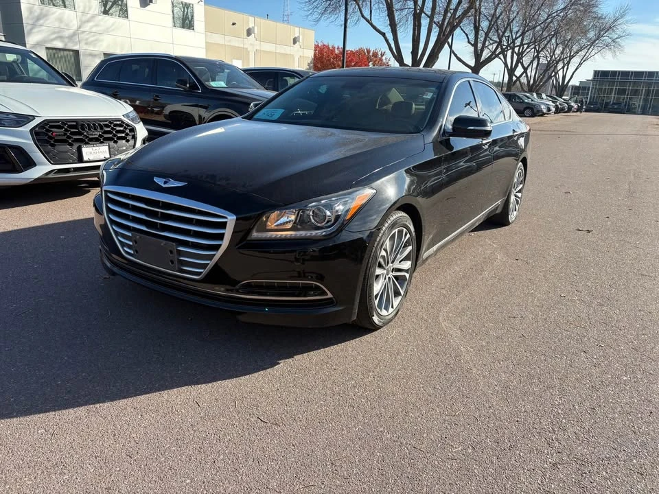 2015 Hyundai Genesis - Image 2 of 18