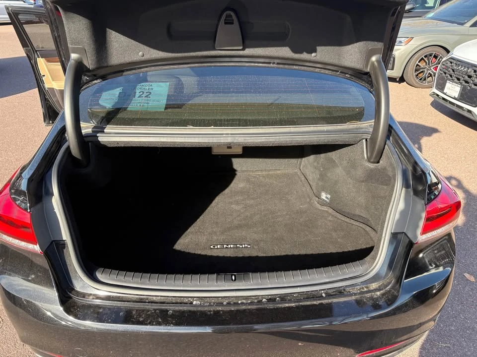2015 Hyundai Genesis - Image 12 of 18