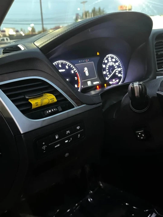 2015 Hyundai Genesis - Image 9 of 11