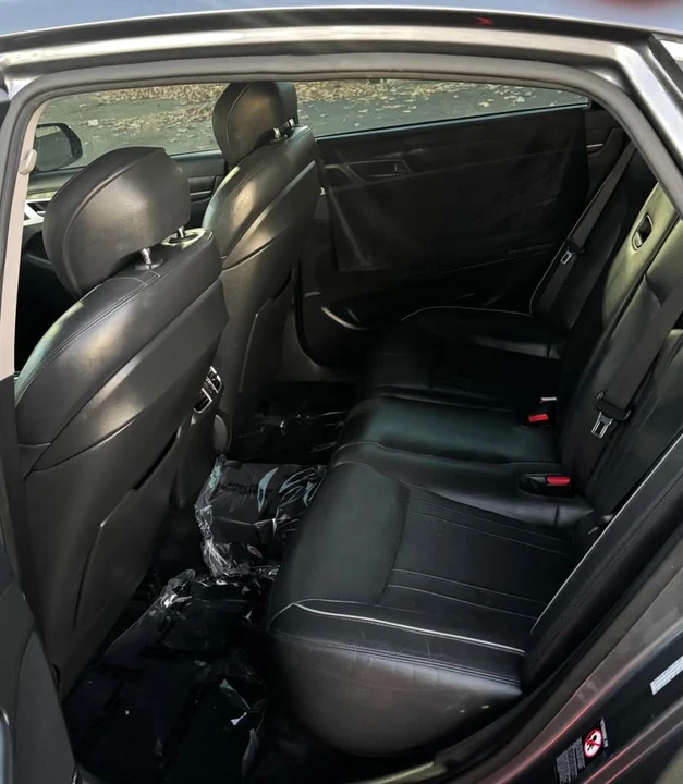 2015 Hyundai Genesis - Image 5 of 11