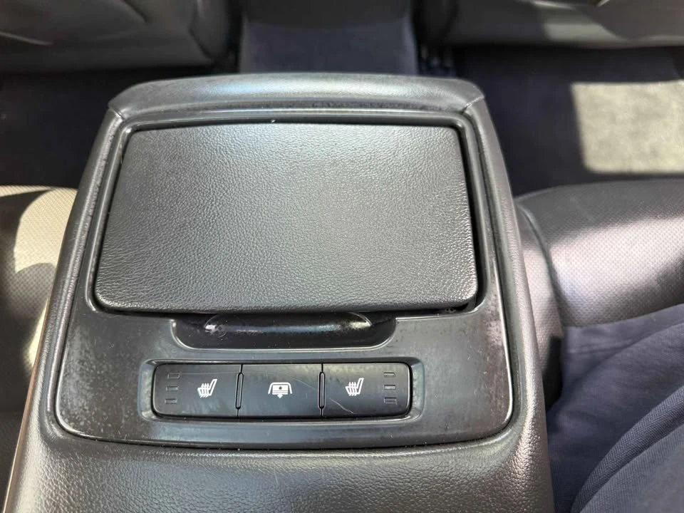 2015 Hyundai Genesis - Image 7 of 11