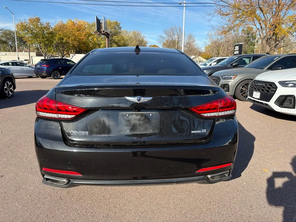 2015 Hyundai Genesis - Image 7 of 18