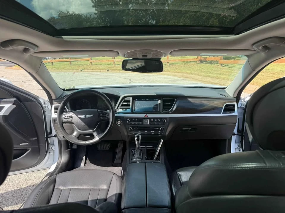 2015 Hyundai Genesis - Image 5 of 11