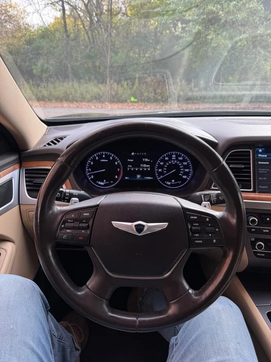 2015 Hyundai Genesis - Image 12 of 15
