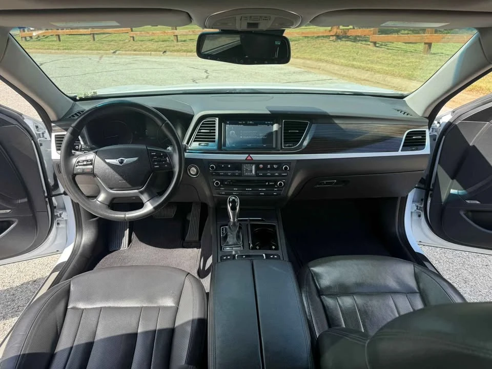 2015 Hyundai Genesis - Image 4 of 11