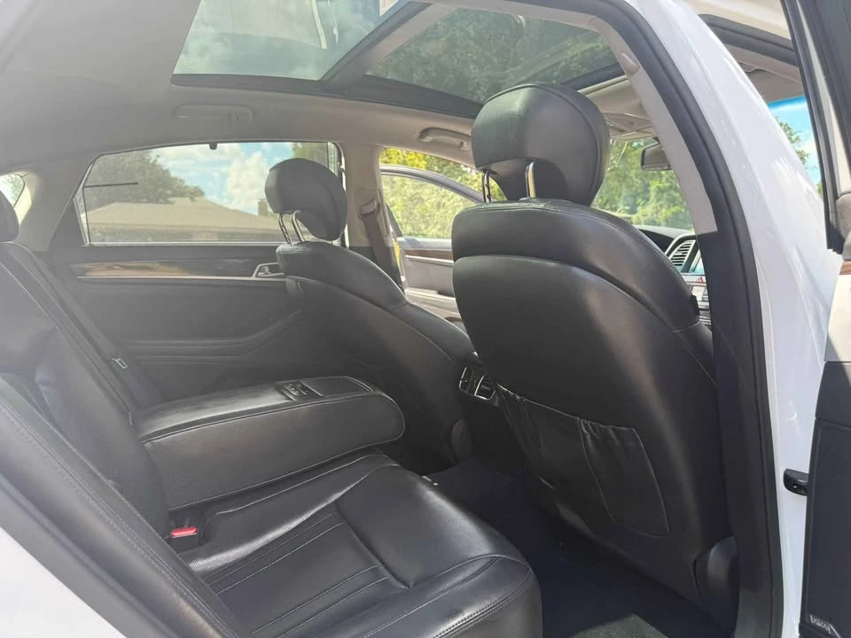 2015 Hyundai Genesis - Image 6 of 11