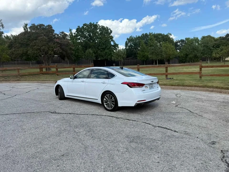 2015 Hyundai Genesis - Image 8 of 11