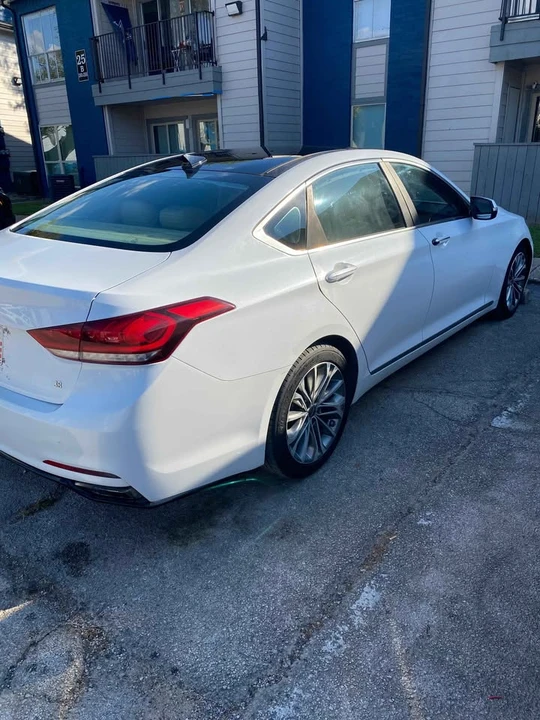 2015 Hyundai Genesis - Image 4 of 13